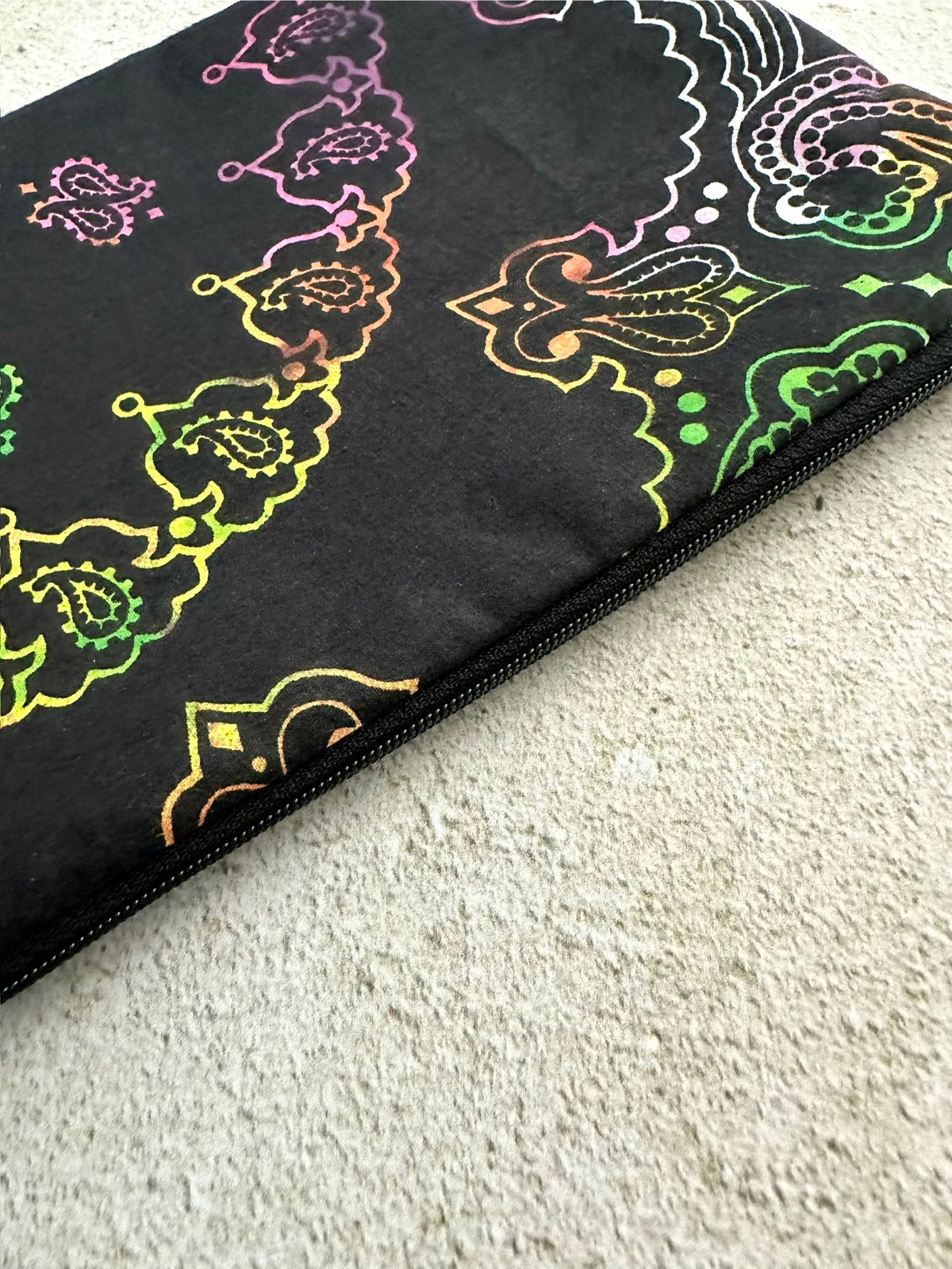 Rainbow Paisley Tarot Bag Zipper Pouch – Witchy Gift for Tarot & Oracle Card Readers