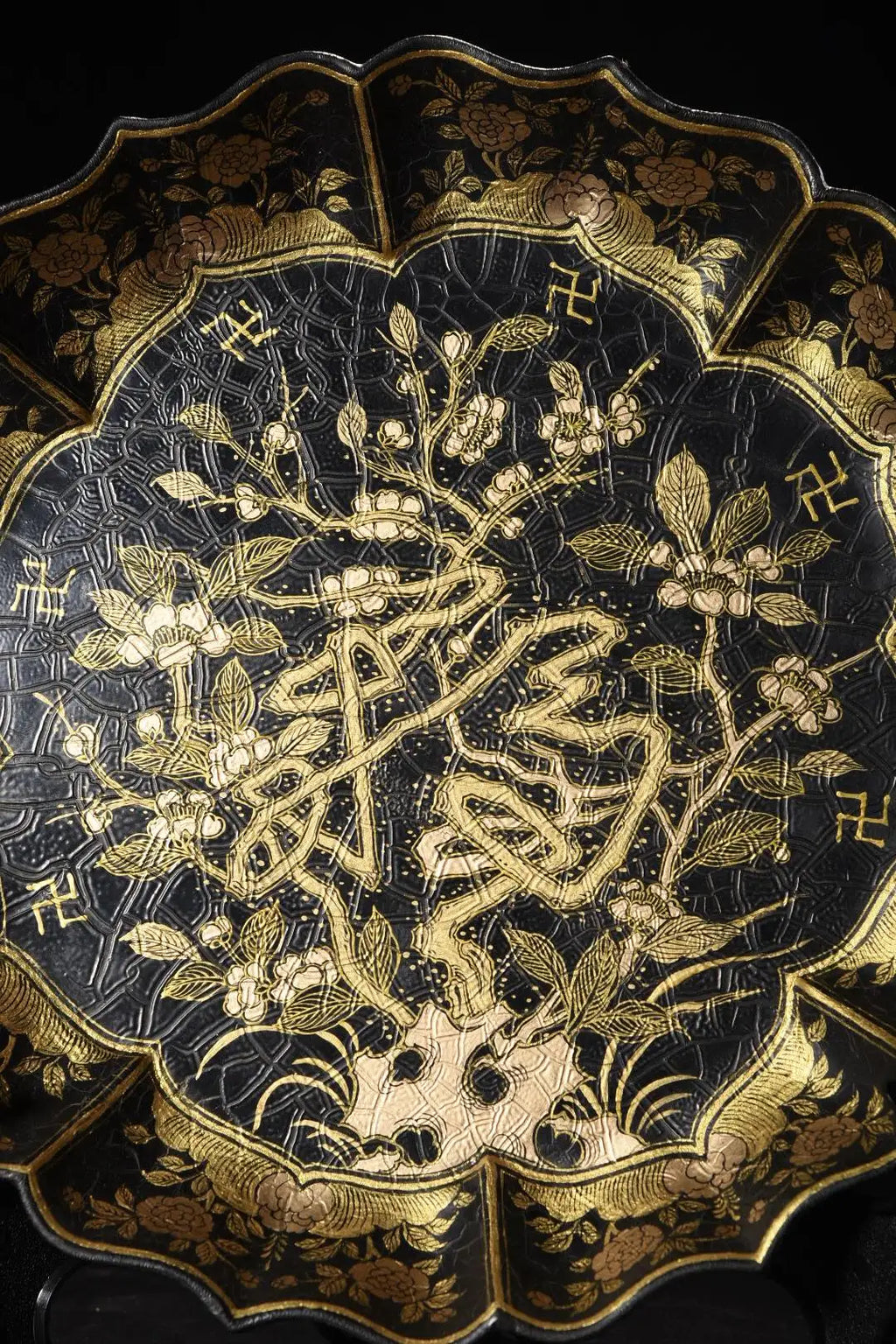 Tibetan Temple Semi-Antique Lacquerware Plate Screen – Fu Longevity, Gold Outline (31cm)