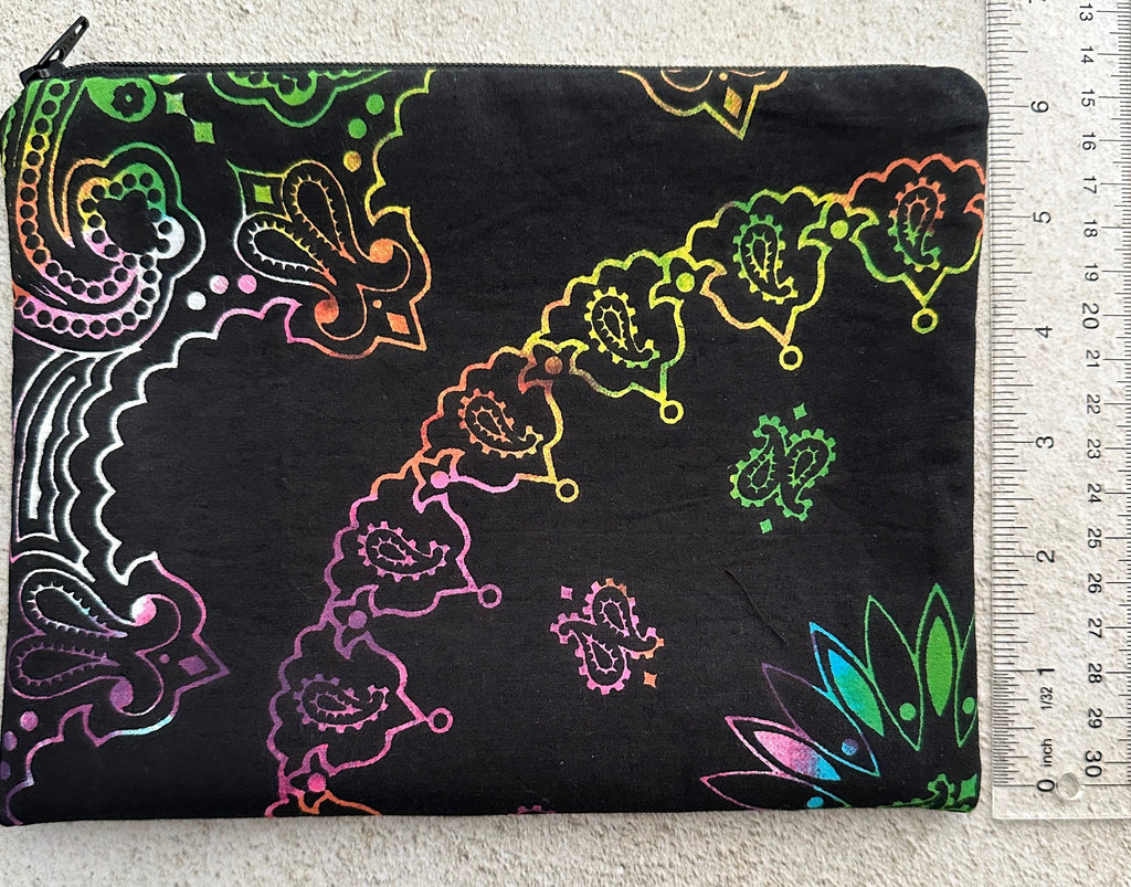 Rainbow Paisley Tarot Bag Zipper Pouch – Witchy Gift for Tarot & Oracle Card Readers