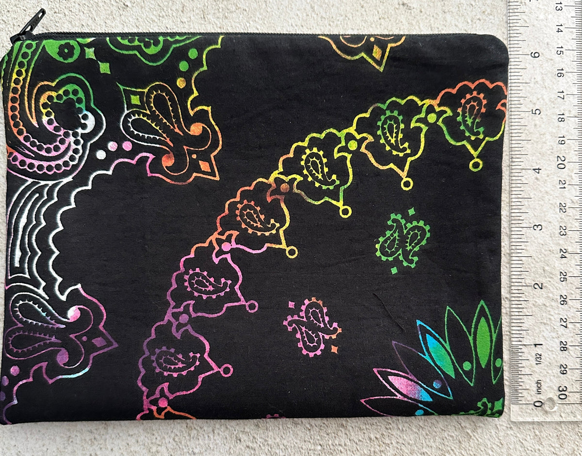 Rainbow Paisley Tarot Bag Zipper Pouch – Witchy Gift for Tarot & Oracle Card Readers