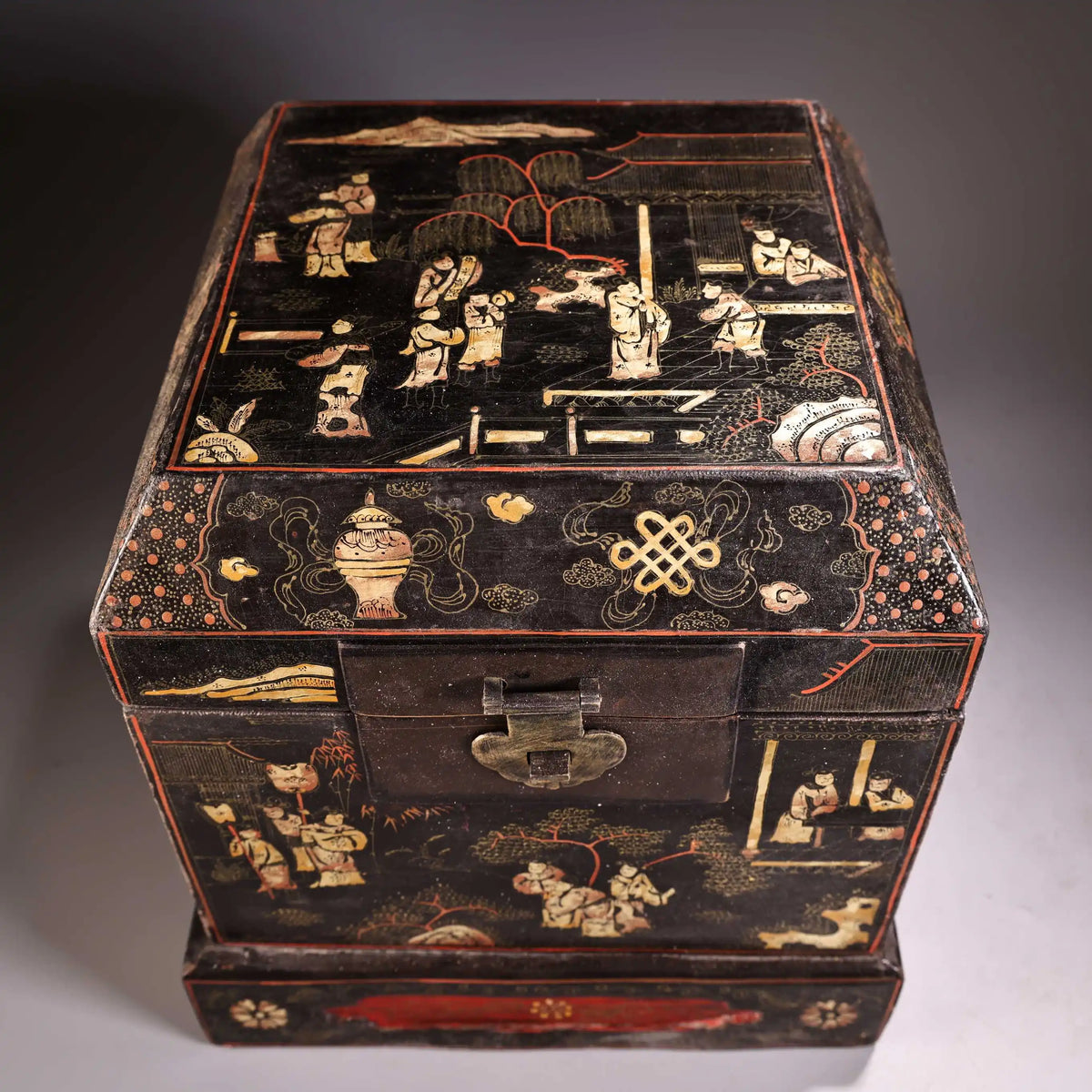 Tibetan Temple Vintage Lacquerware Seal Box – Gold-Outlined Maid & Landscape (28cm)