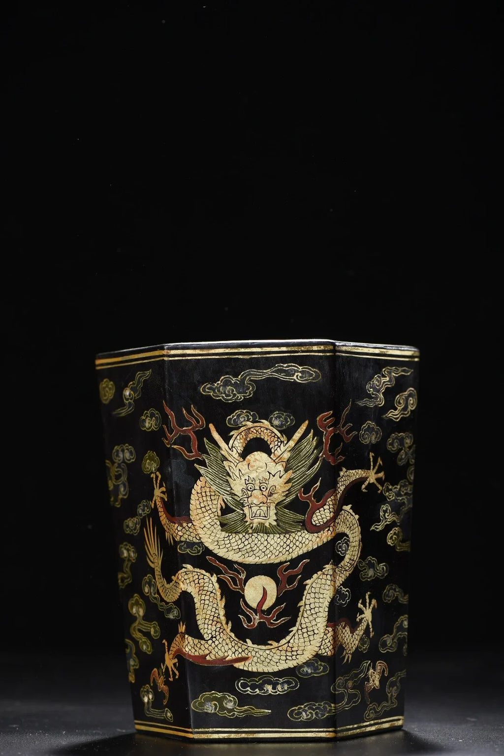 Antique-Style Gilded Dragon Lacquerware Brush Pot (Bitong)