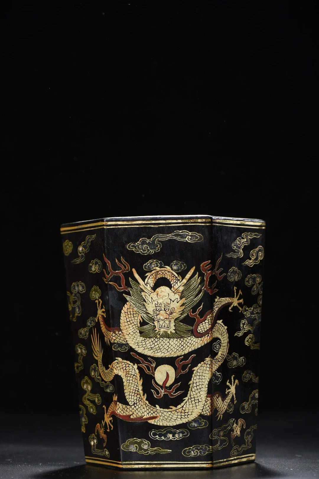 Antique-Style Gilded Dragon Lacquerware Brush Pot (Bitong)