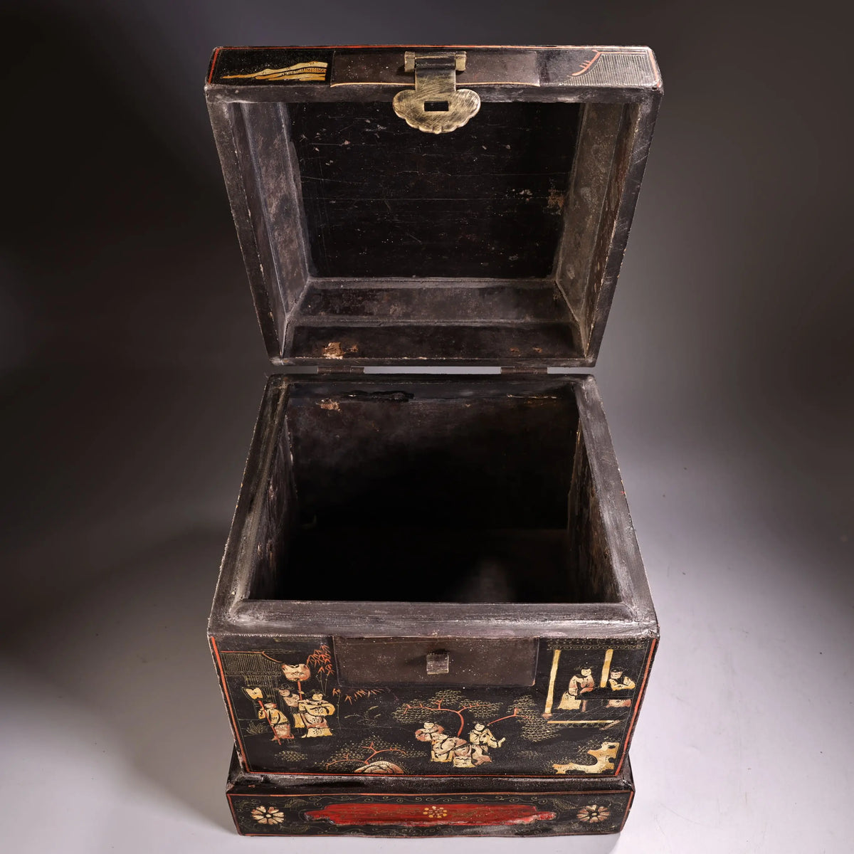 Tibetan Temple Vintage Lacquerware Seal Box – Gold-Outlined Maid & Landscape (28cm)