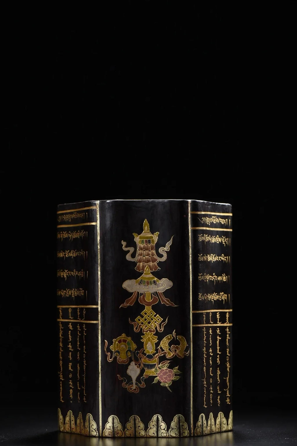Hexagonal Lacquerware Pen Holder – Gold “Lucky Eight Treasures” Verse